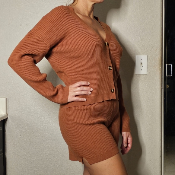 Womens Crescent 2 Piece Rust Colored Lounge Set Button Front Top & Shorts Medium - Picture 6 of 9